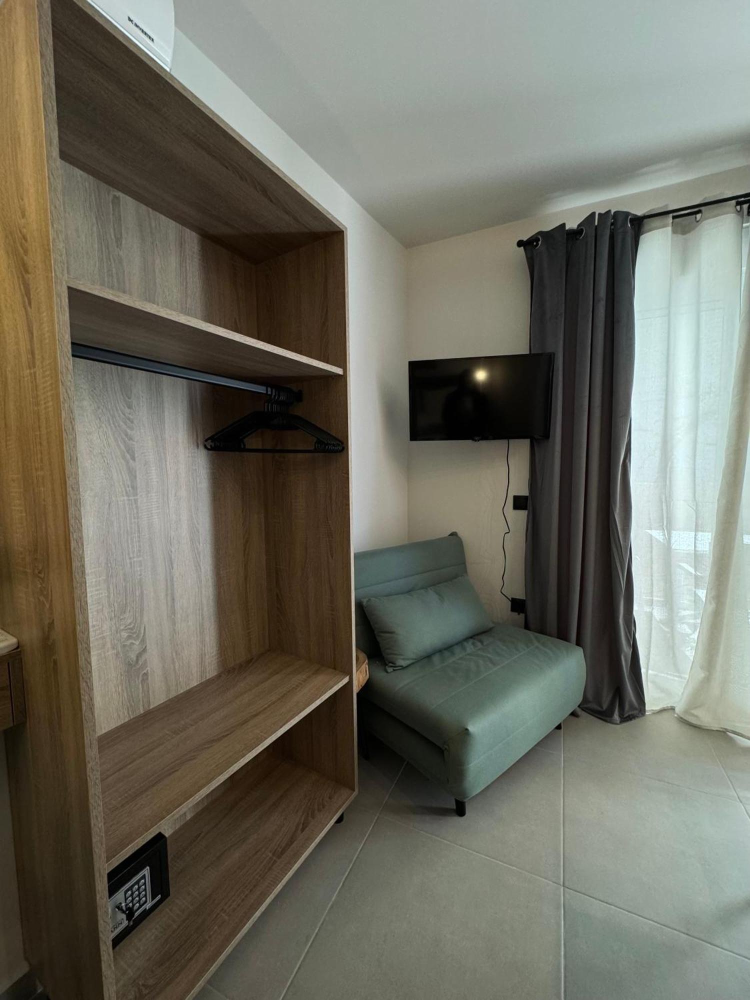 Bay View Apartment ฟาลิรากี ภายนอก รูปภาพ